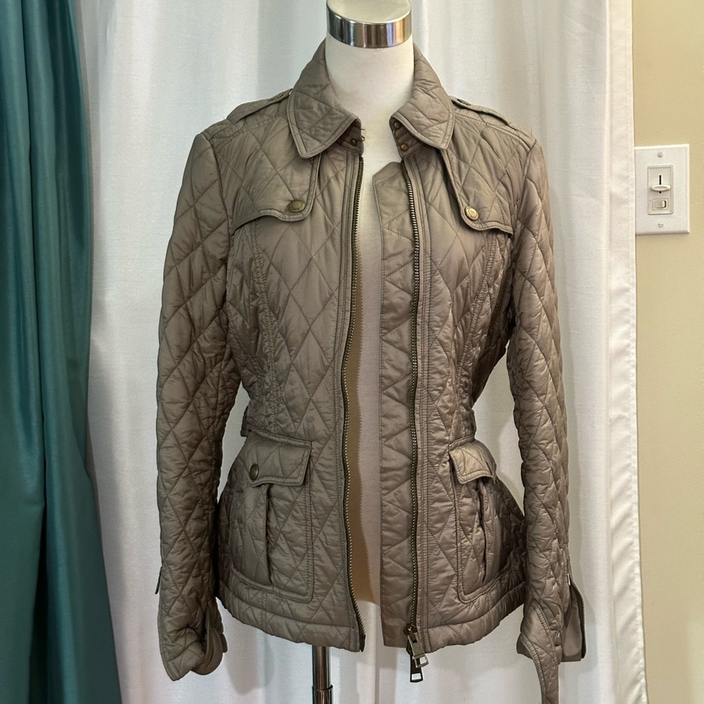 Burberry Pre-loved beige Jacket with belt